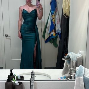 Jessica Angel BRAND NEW hunter green as small style 2307